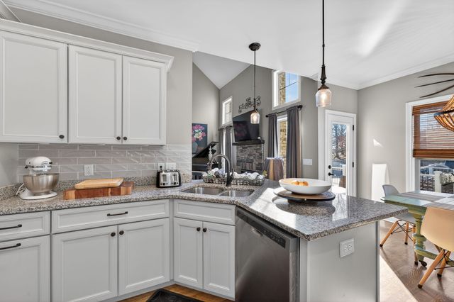 723B Russell St, N, Portland, TN 37148