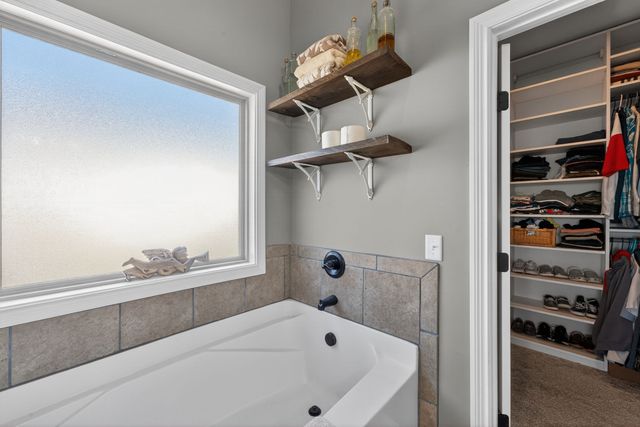 723B Russell St, N, Portland, TN 37148