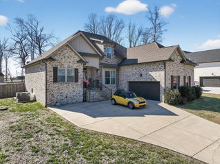 723B Russell St, N, Portland, TN 37148