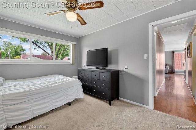 29911 Macintyre Street, Livonia, MI 48150