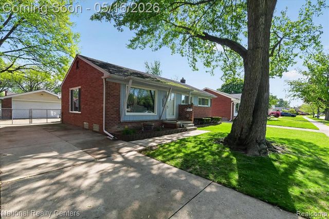 29911 Macintyre Street, Livonia, MI 48150