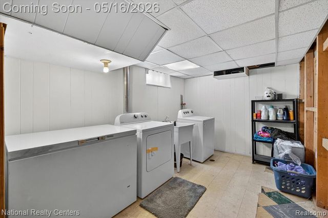 29911 Macintyre Street, Livonia, MI 48150