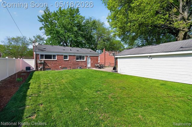 29911 Macintyre Street, Livonia, MI 48150