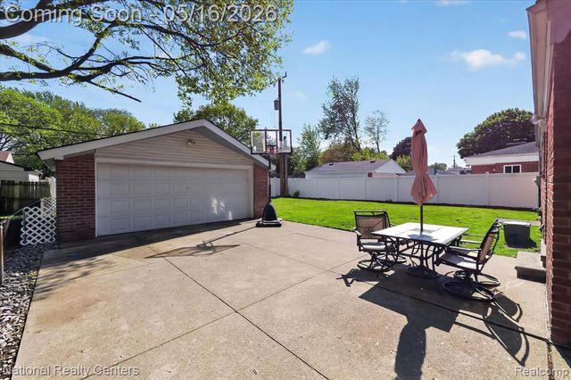 29911 Macintyre Street, Livonia, MI 48150