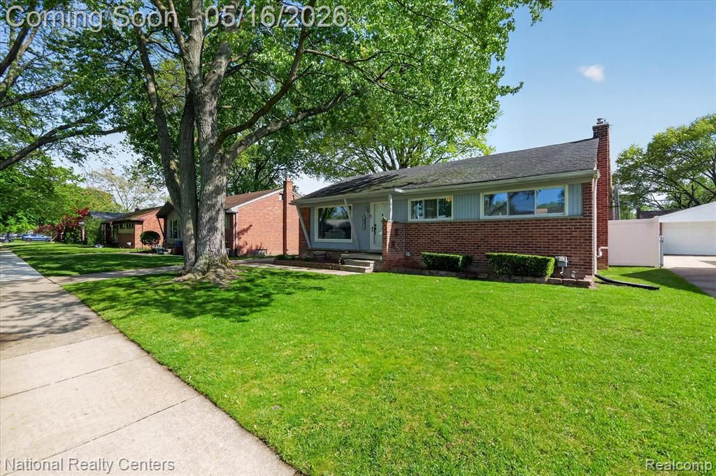 29911 Macintyre Street, Livonia, MI 48150