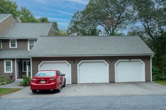 78 Laurelwood Dr 78, Hopedale, MA 01747