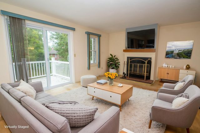 78 Laurelwood Dr 78, Hopedale, MA 01747