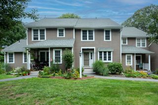 78 Laurelwood Dr 78, Hopedale, MA 01747