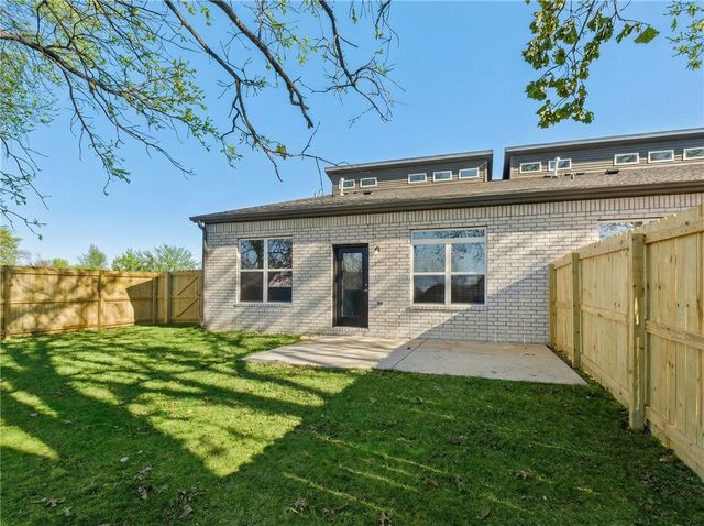 700 Sun Meadows Loop, Centerton, AR 72719