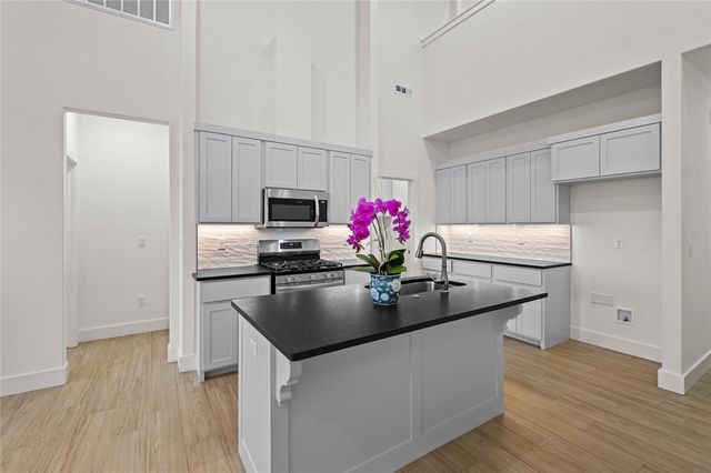 700 Sun Meadows Loop, Centerton, AR 72719