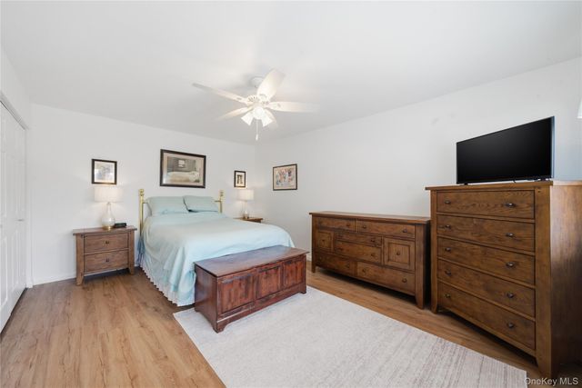 96 Finch Lane 2B, Islip, NY 11751