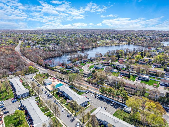 96 Finch Lane 2B, Islip, NY 11751