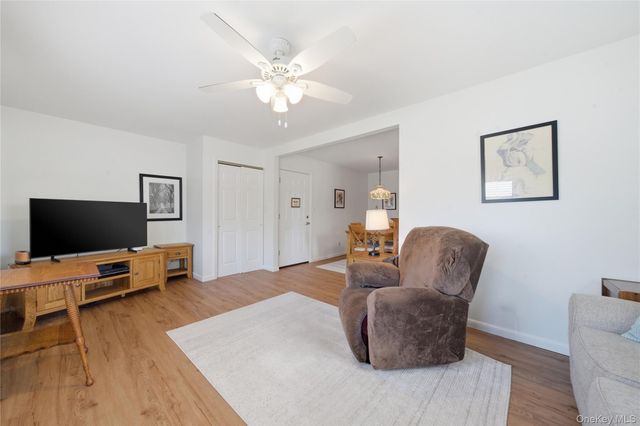 96 Finch Lane 2B, Islip, NY 11751