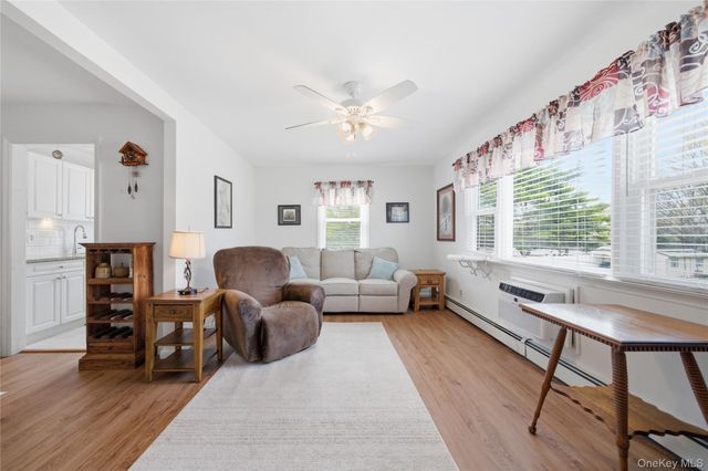 96 Finch Lane 2B, Islip, NY 11751