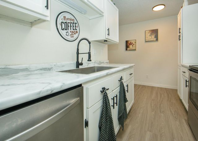 2330 Dusty Rd, Waterloo, IA 50701