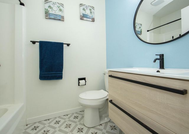 2330 Dusty Rd, Waterloo, IA 50701