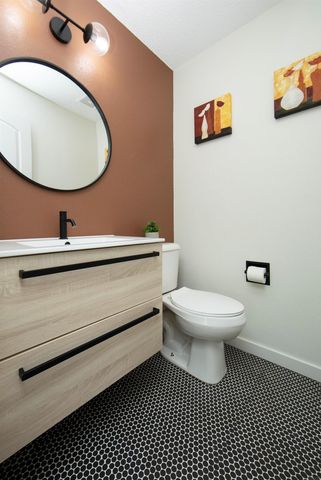 2330 Dusty Rd, Waterloo, IA 50701