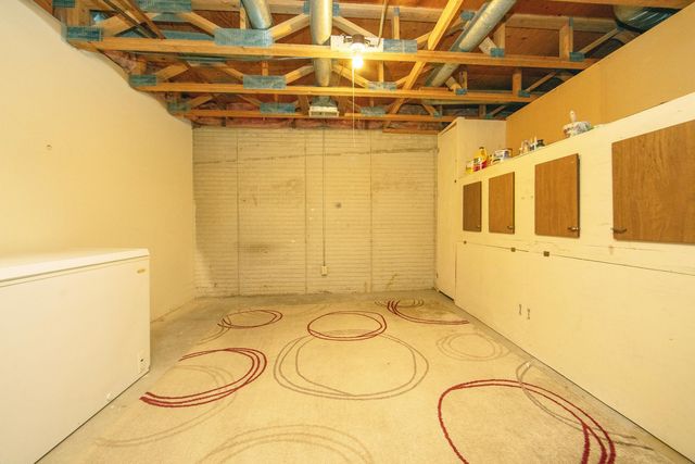 2330 Dusty Rd, Waterloo, IA 50701