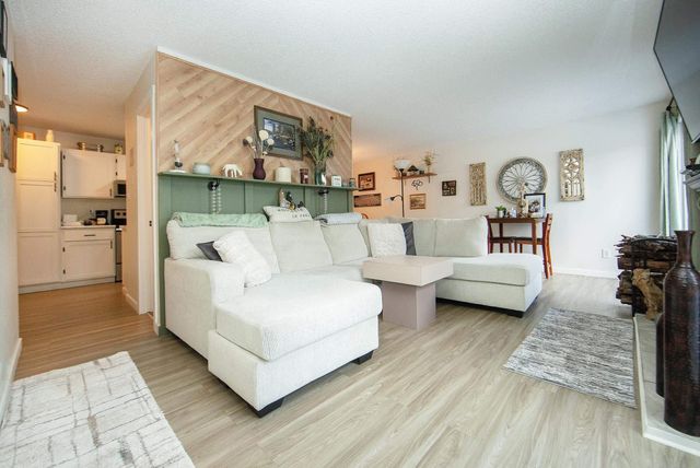 2330 Dusty Rd, Waterloo, IA 50701