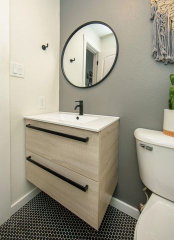 2330 Dusty Rd, Waterloo, IA 50701