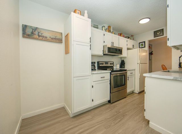 2330 Dusty Rd, Waterloo, IA 50701