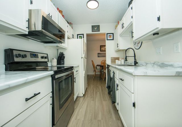 2330 Dusty Rd, Waterloo, IA 50701