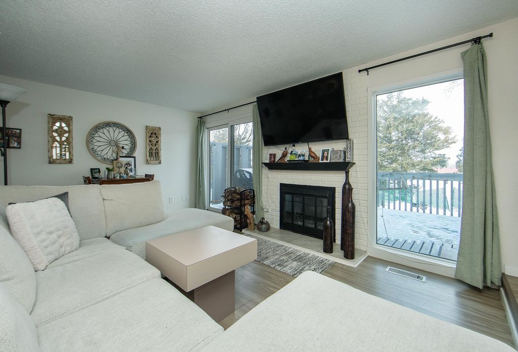 2330 Dusty Rd, Waterloo, IA 50701