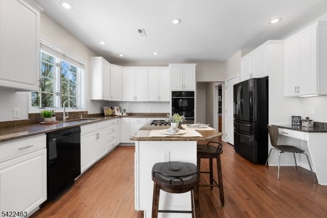 15 Montfort Dr, Montgomery Twp., NJ 08502