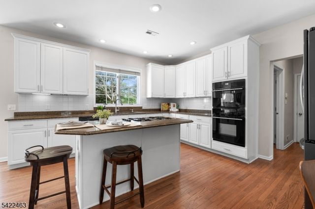 15 Montfort Dr, Montgomery Twp., NJ 08502