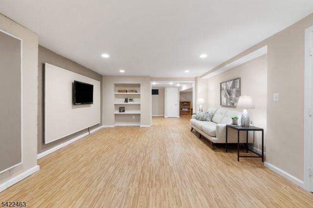 15 Montfort Dr, Montgomery Twp., NJ 08502