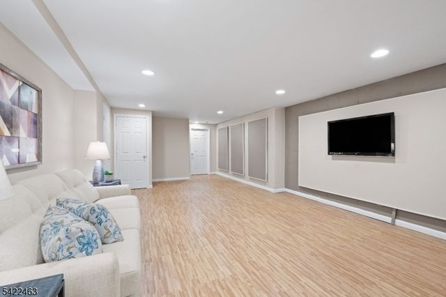 15 Montfort Dr, Montgomery Twp., NJ 08502