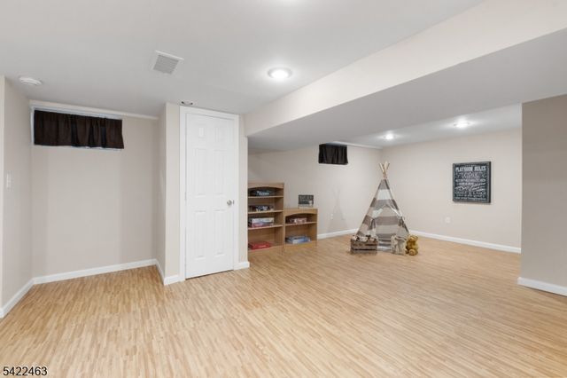 15 Montfort Dr, Montgomery Twp., NJ 08502