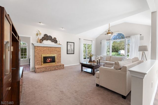 15 Montfort Dr, Montgomery Twp., NJ 08502