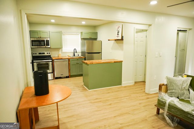 1875 Dunlap Avenue, East Point, GA 30344