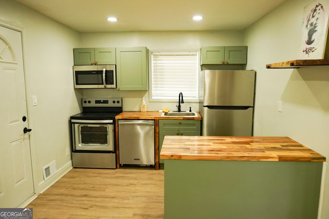 1875 Dunlap Avenue, East Point, GA 30344