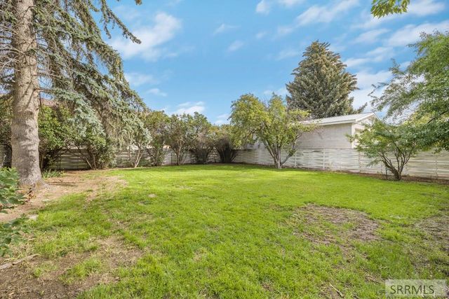 252 W 1st S, Rexburg, ID 83440