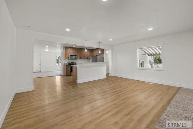 252 W 1st S, Rexburg, ID 83440