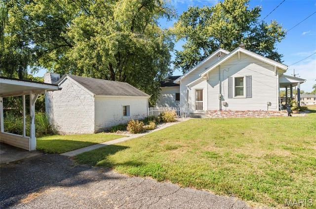 508 KNEEDLER, Collinsville, IL 62234