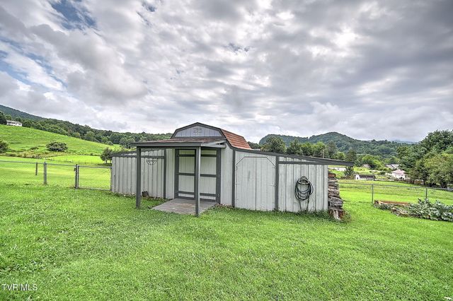 244 Sunrise Drive, Elizabethton, TN 37643
