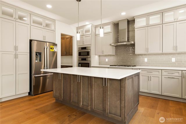 15518 56th Avenue W, Edmonds, WA 98026