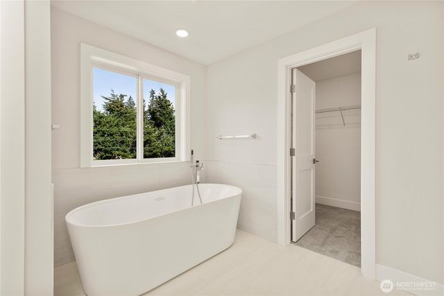 15518 56th Avenue W, Edmonds, WA 98026