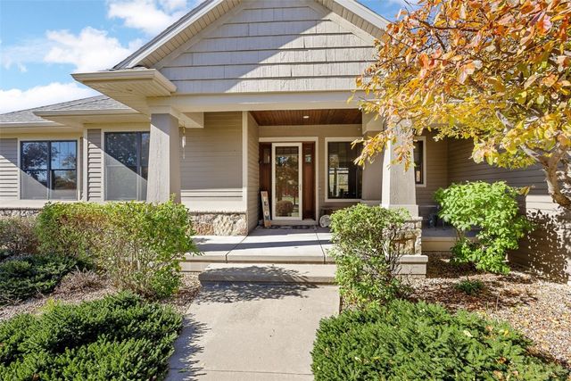 1344 Spring Ridge Ct NE, Swisher, IA 52338