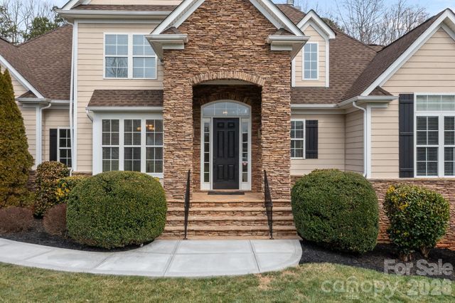 141 Winding Creek Drive, Troutman, NC 28166