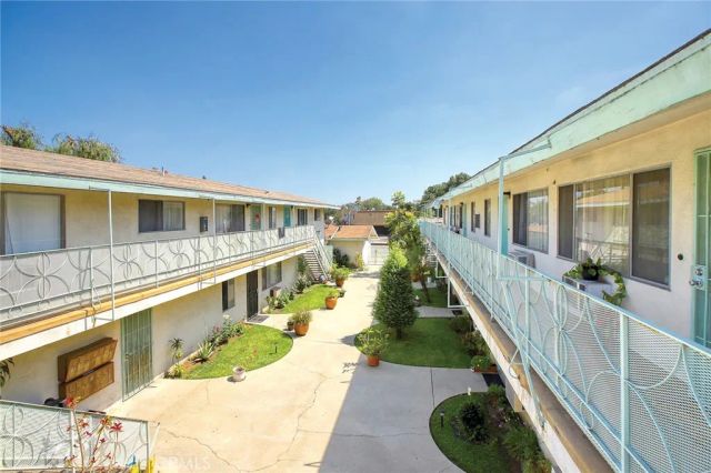 2821 Randolph Street, Huntington Park, CA 90255
