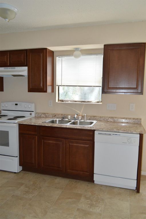 9023 Sawtooth LN A, Austin, TX 78729