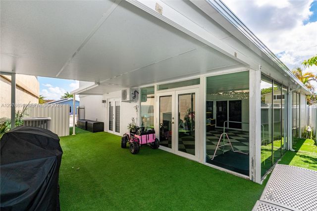 928 NW 106th Ave Circle, Miami, FL 33172
