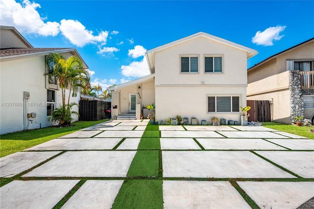 928 NW 106th Ave Circle, Miami, FL 33172