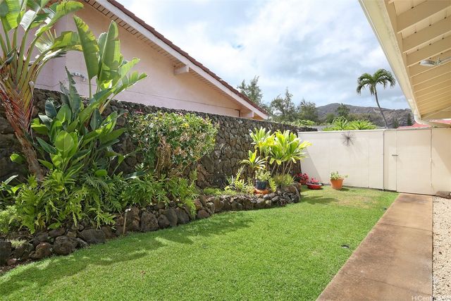 7821 Makaaoa Place, Honolulu, HI 96825