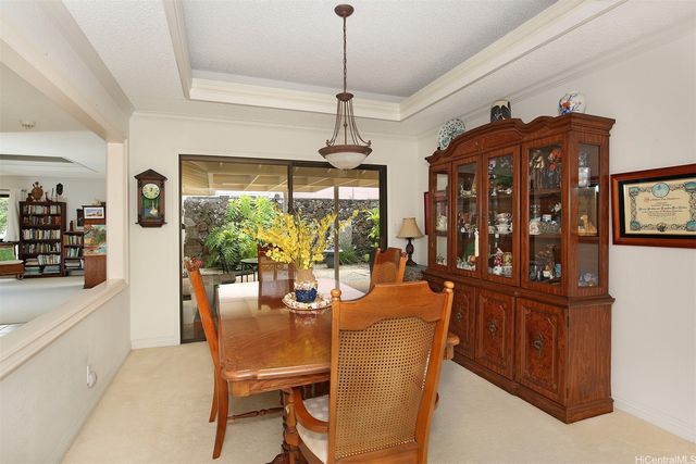 7821 Makaaoa Place, Honolulu, HI 96825