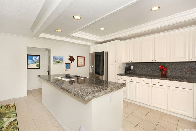 7821 Makaaoa Place, Honolulu, HI 96825